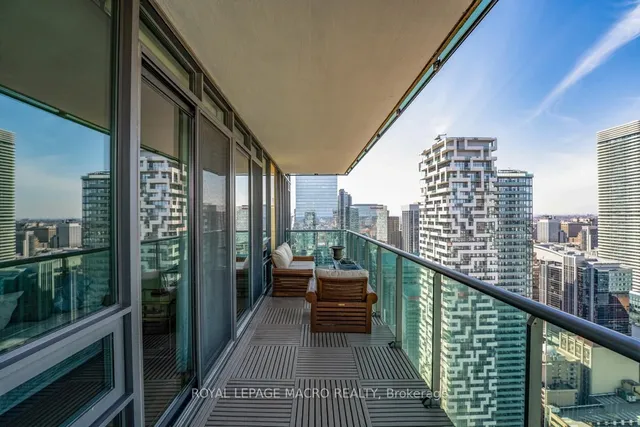 Additional image 33 of 33 Lombard St Unit 4302