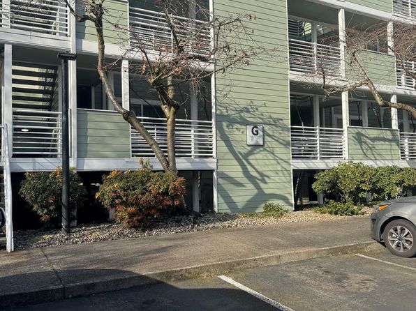 185 N Hayden Bay Dr, Portland, OR 97217
