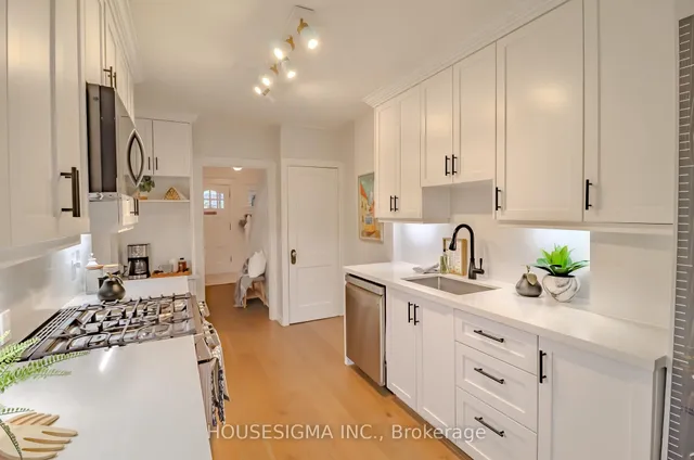 Additional image 20 of 149 Queensdale Ave