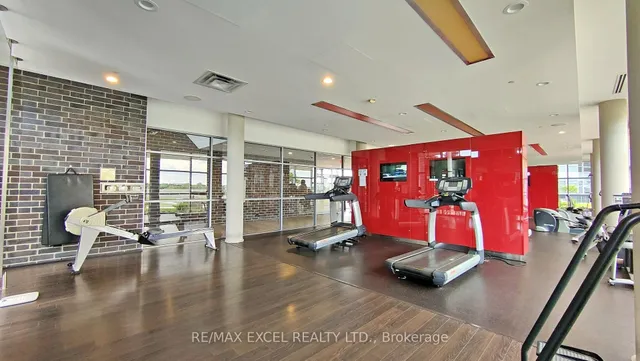 Additional image 30 of 135 Village Green Sq Unit 1924