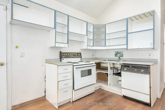 Additional image 16 of 876 Eastern Ave