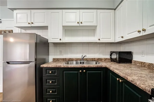 Additional image 25 of 28 Victoria Ave Unit 314