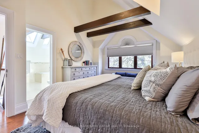 Additional image 23 of 11 Humbercrest Blvd