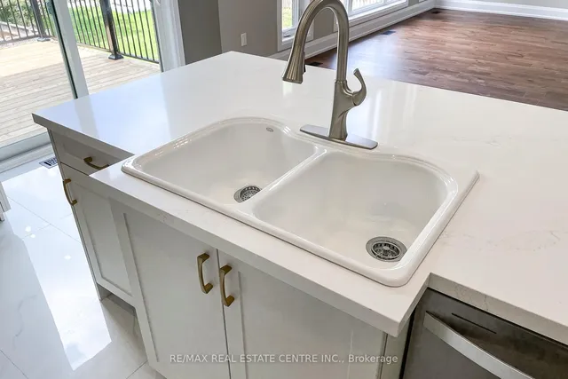 Additional image 11 of 653 Mohawk Rd