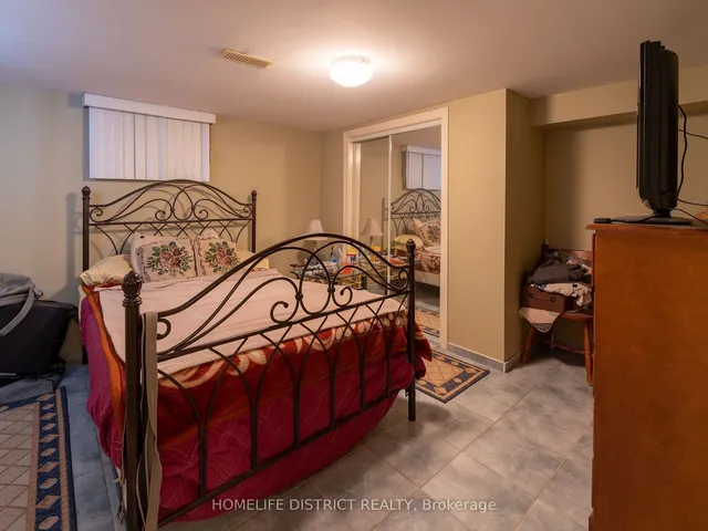 Additional image 32 of 157 Silverthorn Ave