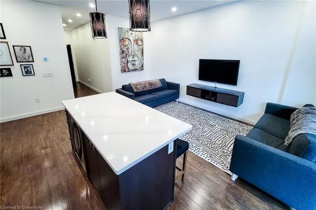 Additional image 6 of 112 King St Unit 809