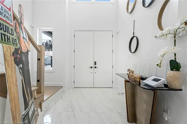 Additional image 5 of 37 Roselawn Ave