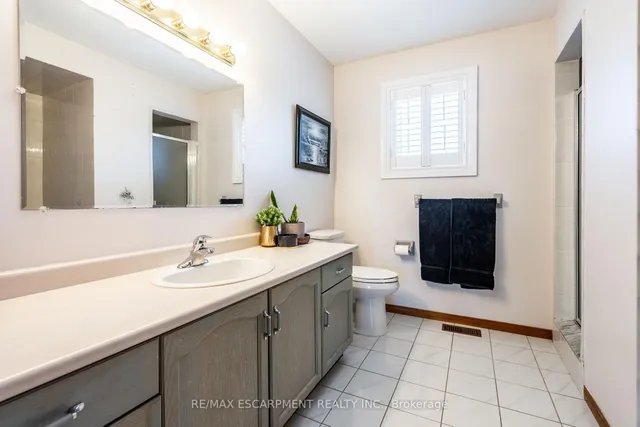 Additional image 23 of 35 Republic Ave