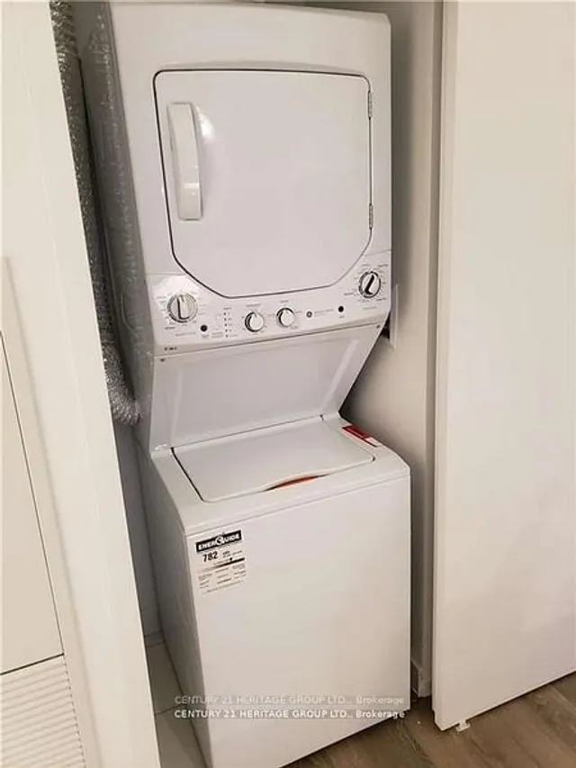 Additional image 16 of 197 Yonge St Unit 4614