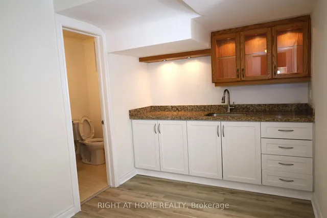 Additional image 30 of 236 York Mills Rd