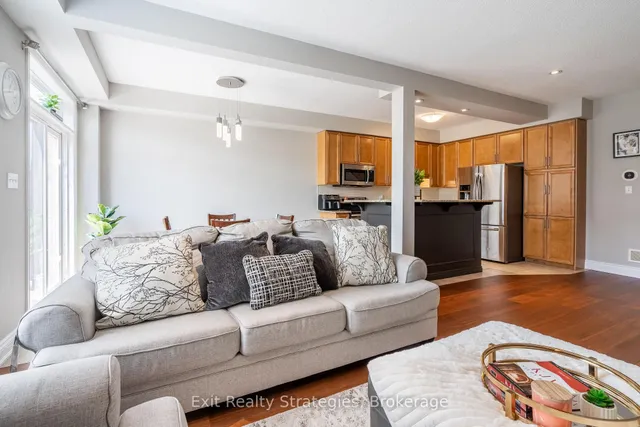 Additional image 14 of 15 Marina Point Cres