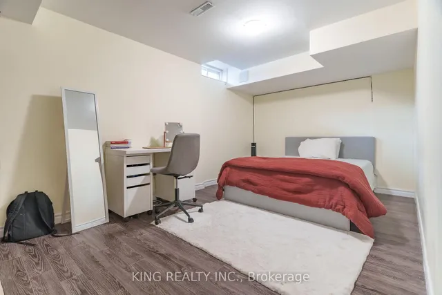 Additional image 28 of 928 Ledbury Cres