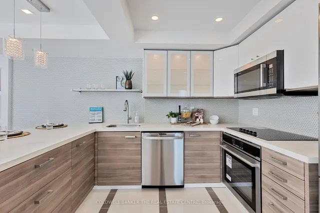 Additional image 31 of 99 Harbour Sq Unit 2002