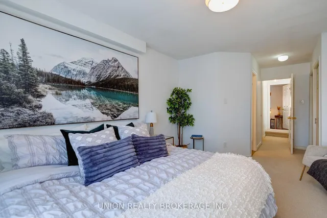 Additional image 17 of 2357 Queen St Unit 7