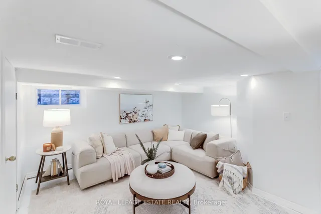 Additional image 39 of 46 Thyra Ave