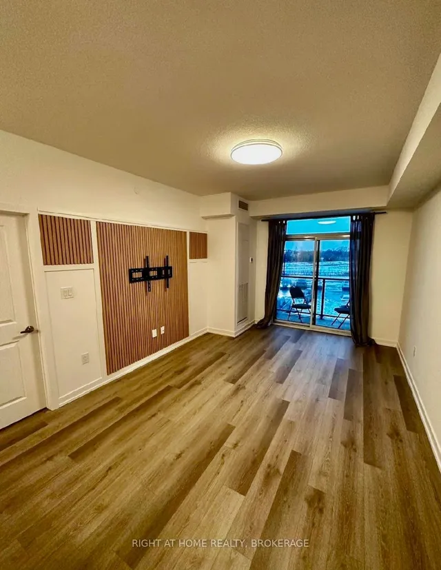 Additional image 4 of 450 dundas St Unit 233