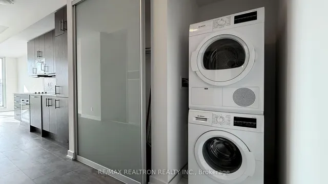 Additional image 23 of 297 College St Unit 815