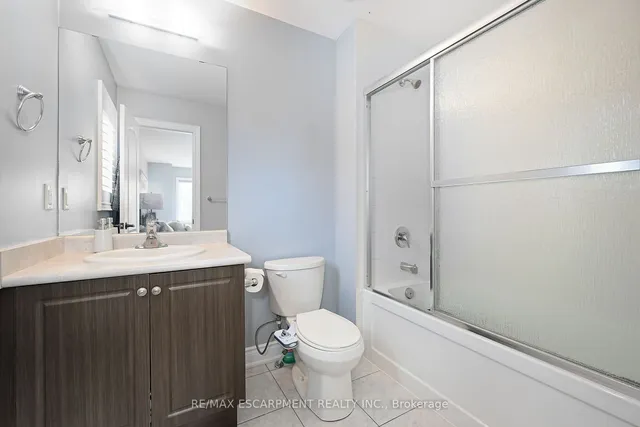 Additional image 33 of 300 Crafter Cres