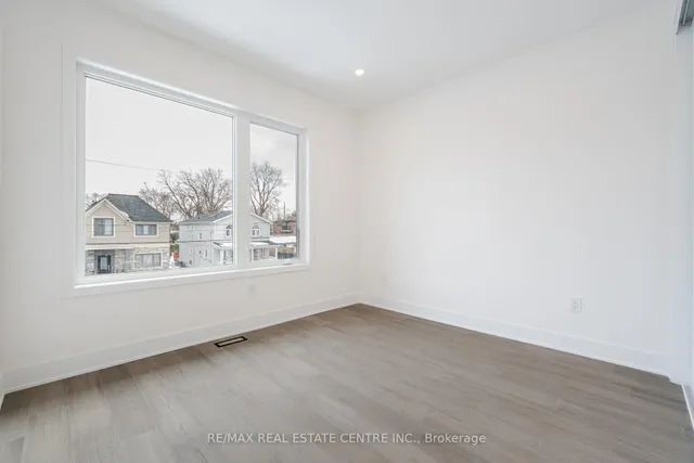 Additional image 30 of 404 Melrose St