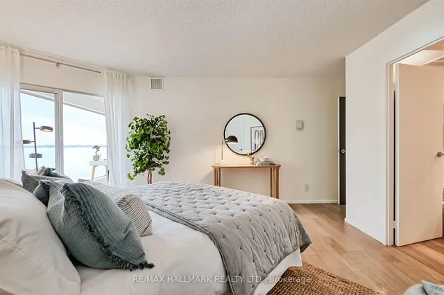 Additional image 23 of 401 Queens Quay Unit 307