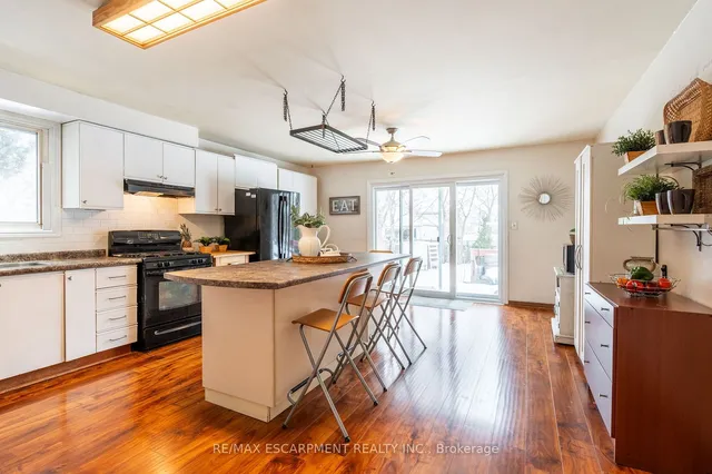 Additional image 8 of 687 Penny Lane