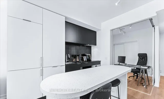 Additional image 18 of 33 Helendale Ave Unit 2407