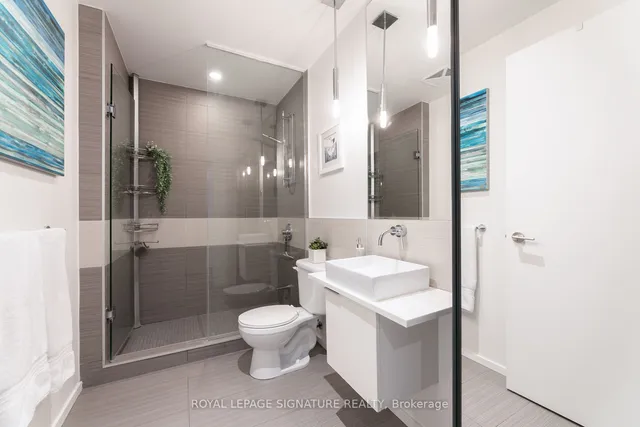 Additional image 20 of 8 Charlotte St Unit 2006