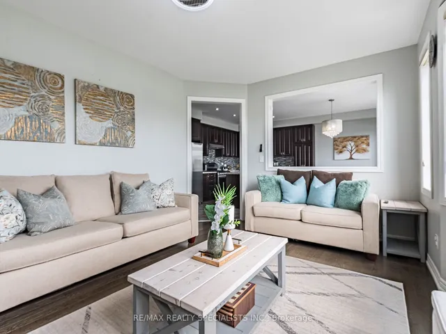 Additional image 10 of 26 Lloyd Cres