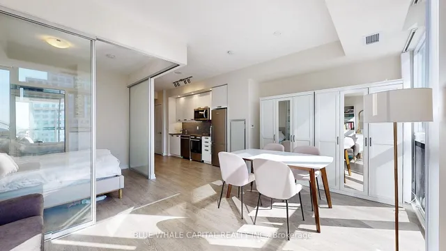 Additional image 10 of 99 John St Unit 1403