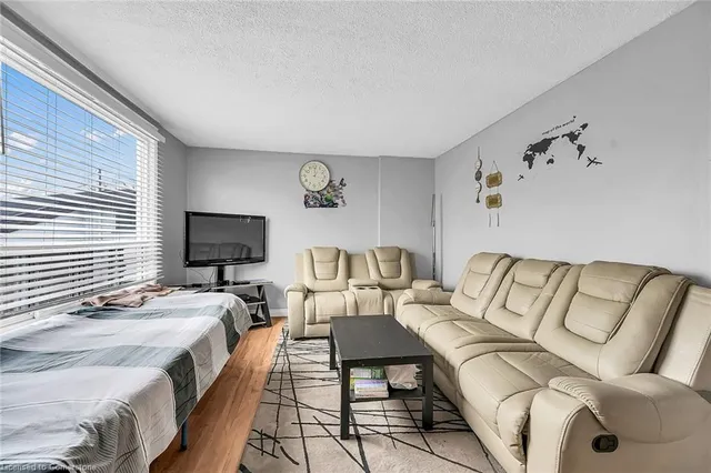 Additional image 7 of 940 Mohawk Rd