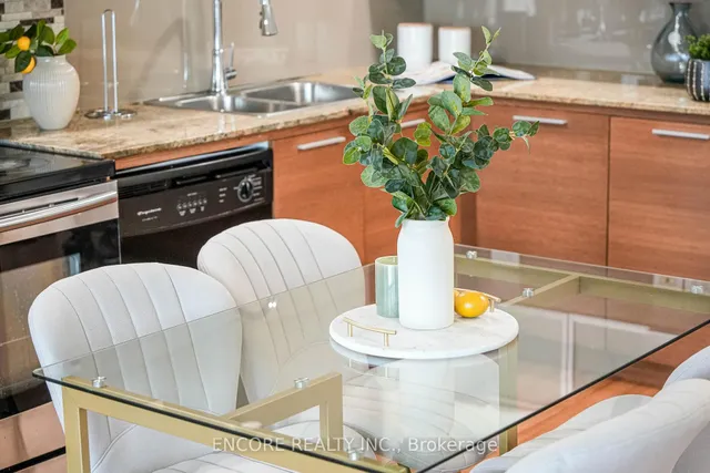 Additional image 7 of 25 Capreol Crt Unit 706