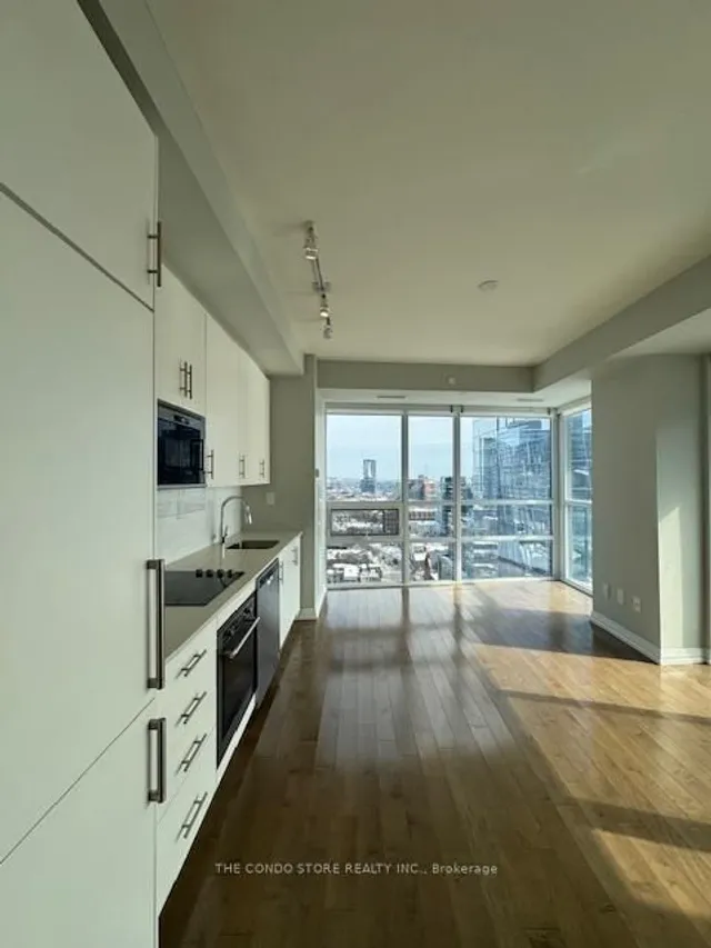 Additional image 5 of 460 Adelaide St Unit 1911