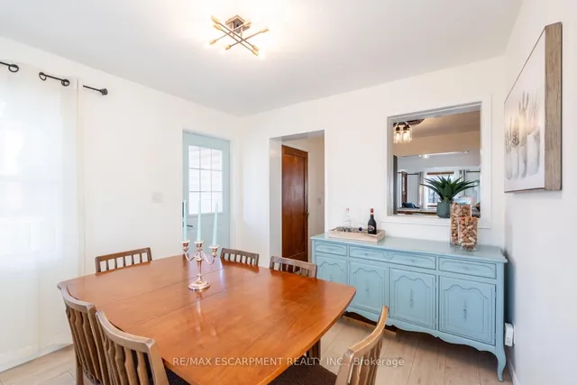 Additional image 17 of 45 Barons Ave