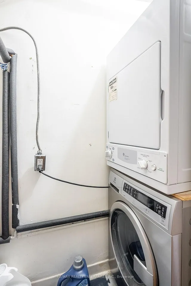 Additional image 23 of 109 Huron St