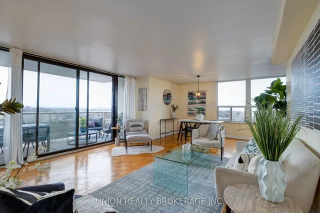 980 Broadview Ave Unit 1202