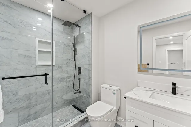 Additional image 40 of 43 Polonia Ave