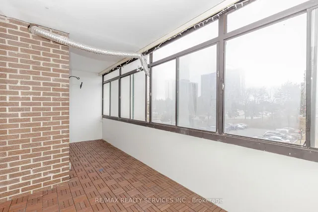 Additional image 38 of 18 Knightsbridge Rd Unit 304