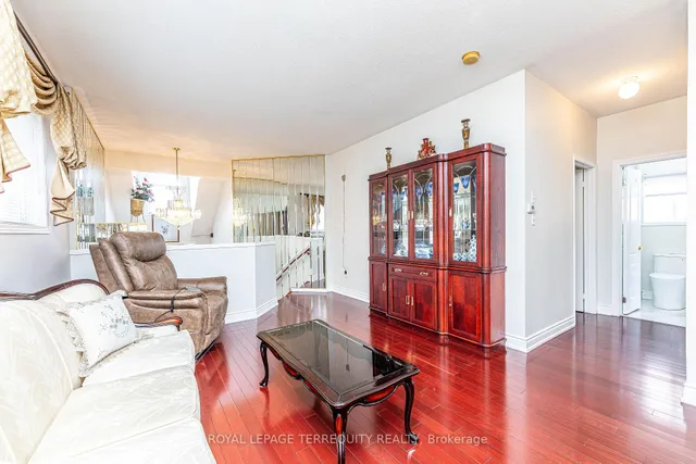 Additional image 25 of 21 Collingwood Ave