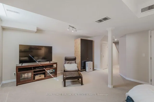 Additional image 27 of 66 Foxborough Dr