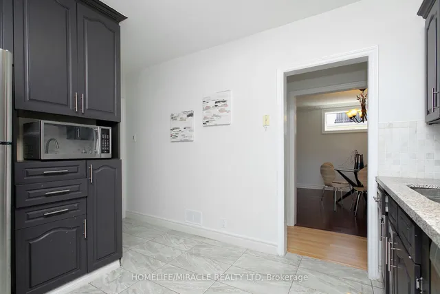 Additional image 10 of 23 Colonial Ave