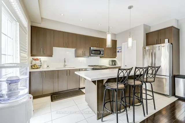 Additional image 12 of 215 Dundas St Unit 8