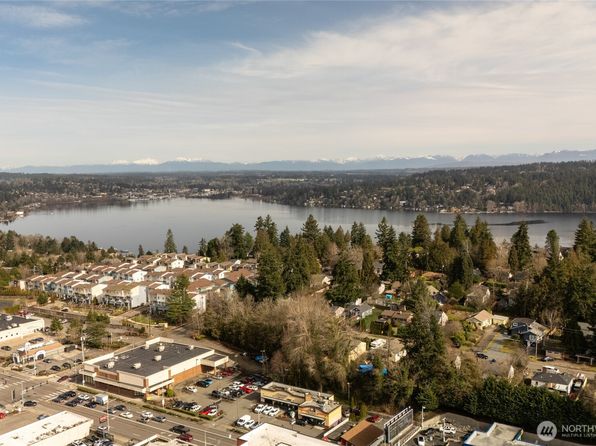 14300 32nd Avenue NE UNIT 402, Seattle, WA 98125