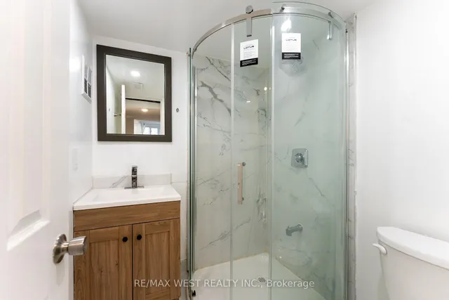 Additional image 40 of 102 Guestville Ave