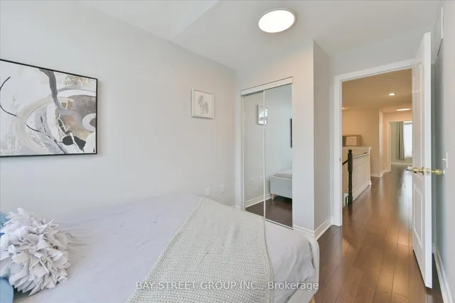 Additional image 23 of 929 Ledbury Cres