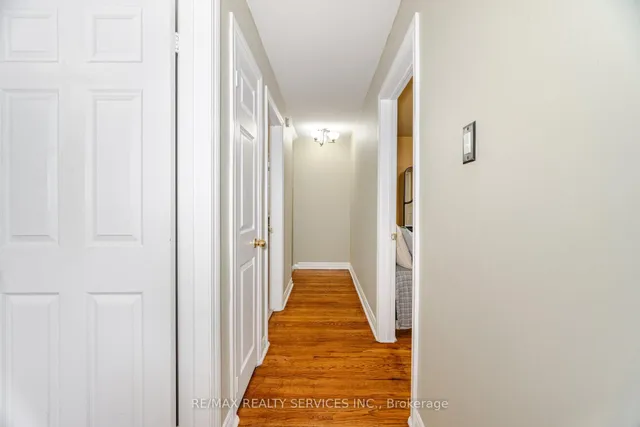 Additional image 13 of 19 Town House Cres