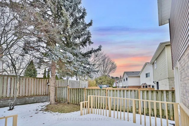 Additional image 39 of 28 Baronial Crt