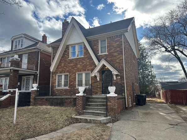 371 Piper Blvd, Detroit, MI 48215