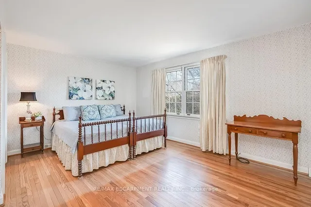 Additional image 27 of 359 Rosslyn Dr