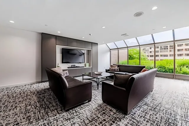 Additional image 30 of 60 Homewood Ave Unit 201