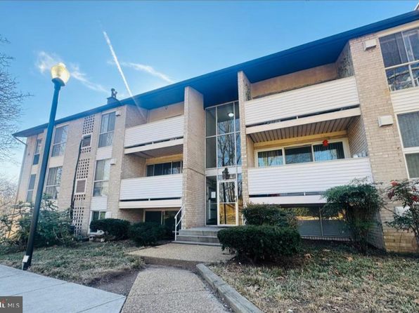 5618 Bloomfield Dr APT 202, Alexandria, VA 22312
